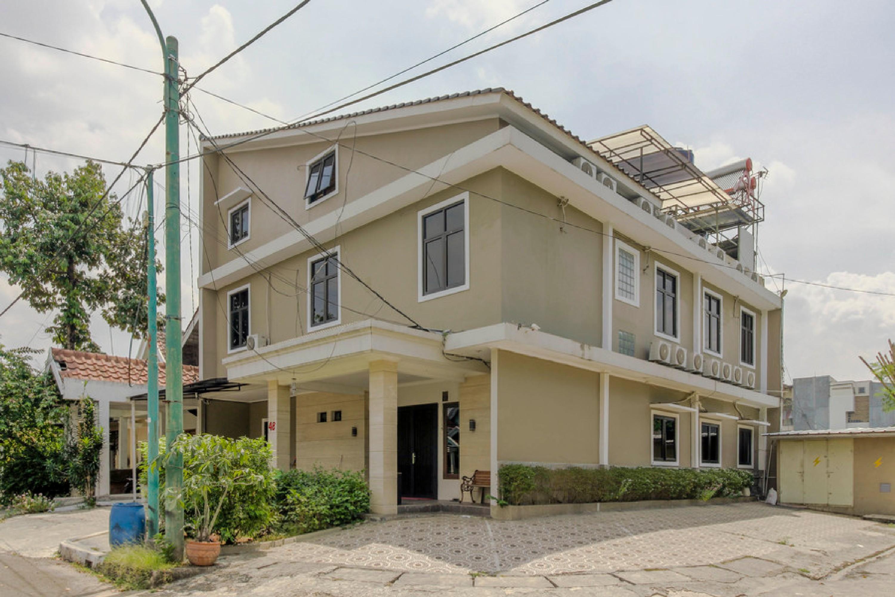 Reddoorz Plus Near Lippo Cikarang Mall Бекаси Экстерьер фото