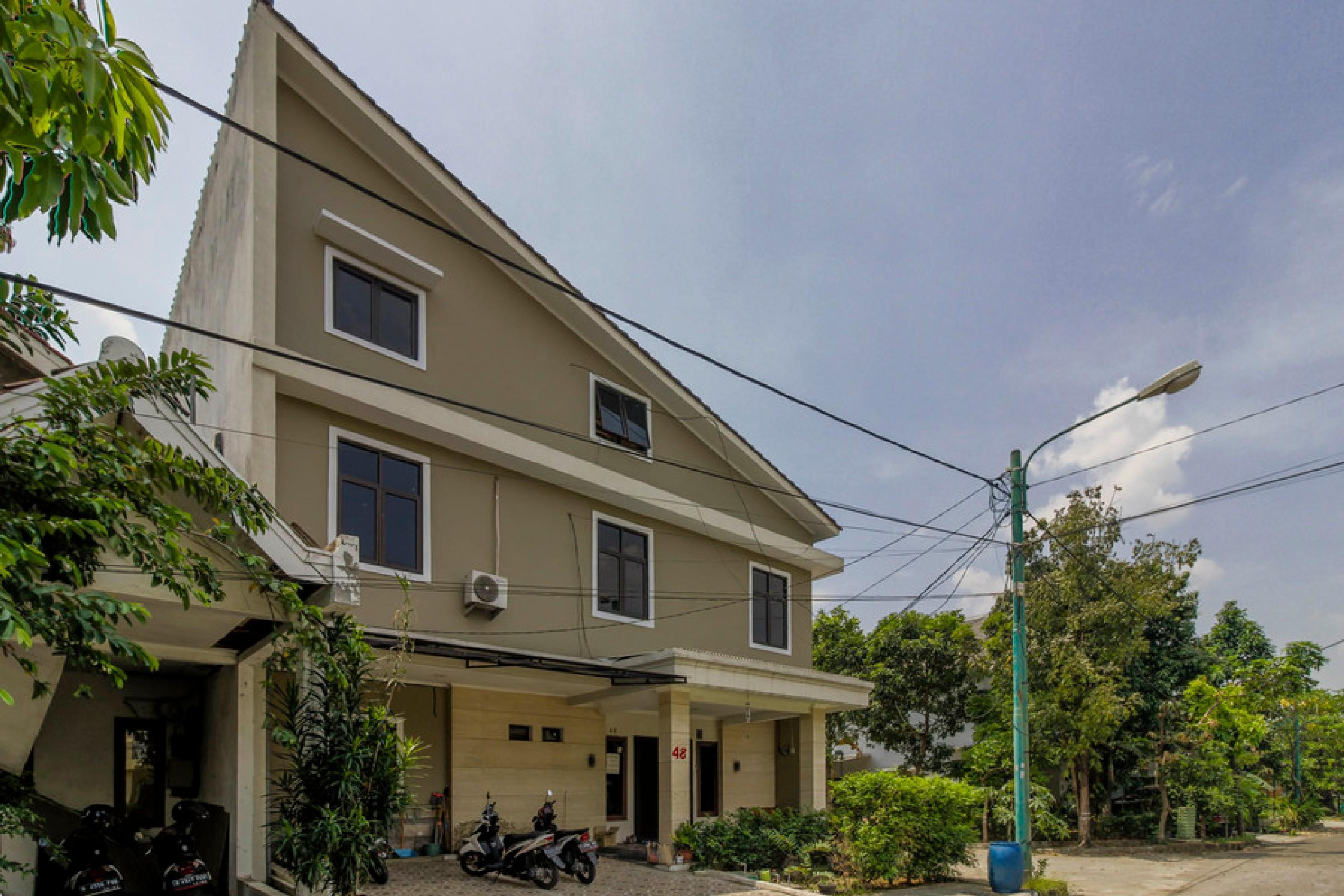 Reddoorz Plus Near Lippo Cikarang Mall Бекаси Экстерьер фото