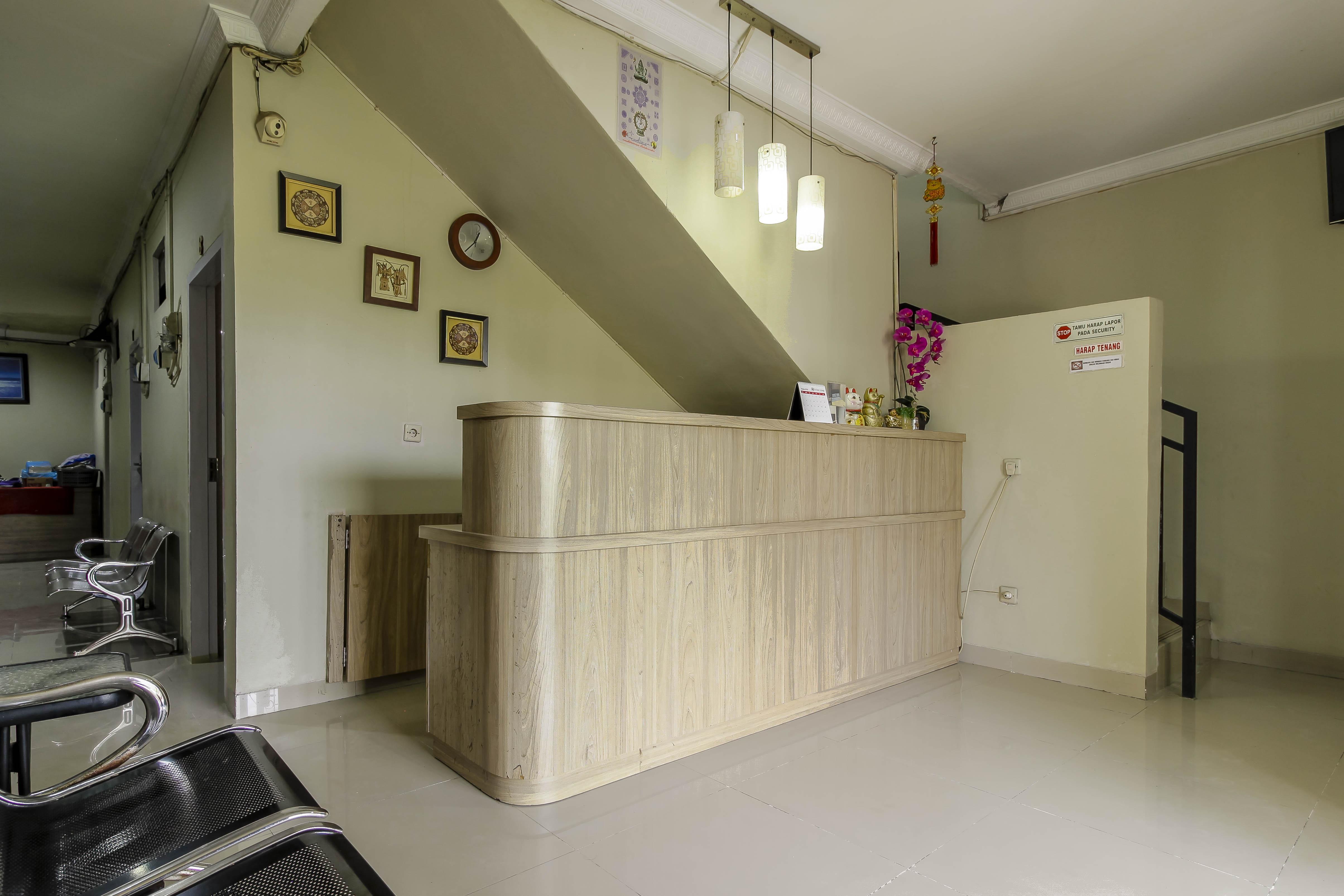 Reddoorz Plus Near Lippo Cikarang Mall Бекаси Экстерьер фото