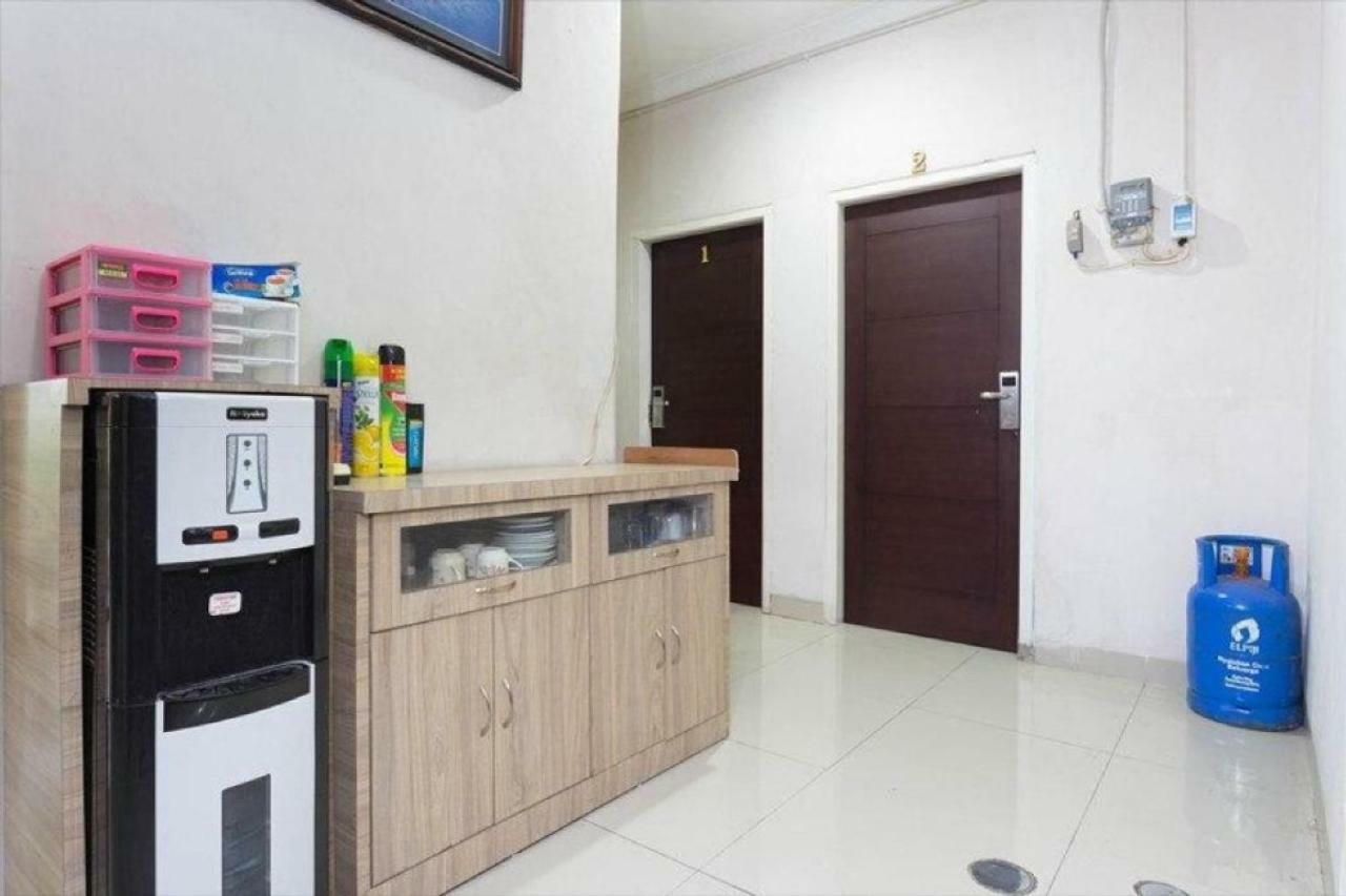 Reddoorz Plus Near Lippo Cikarang Mall Бекаси Экстерьер фото